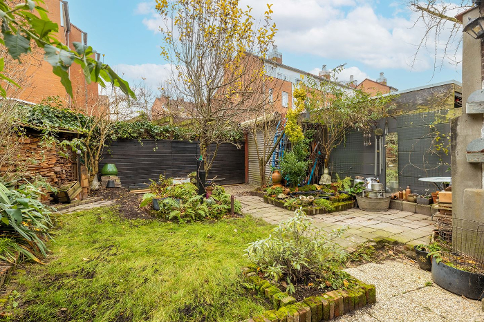 Heksenhuis Funda tuin
