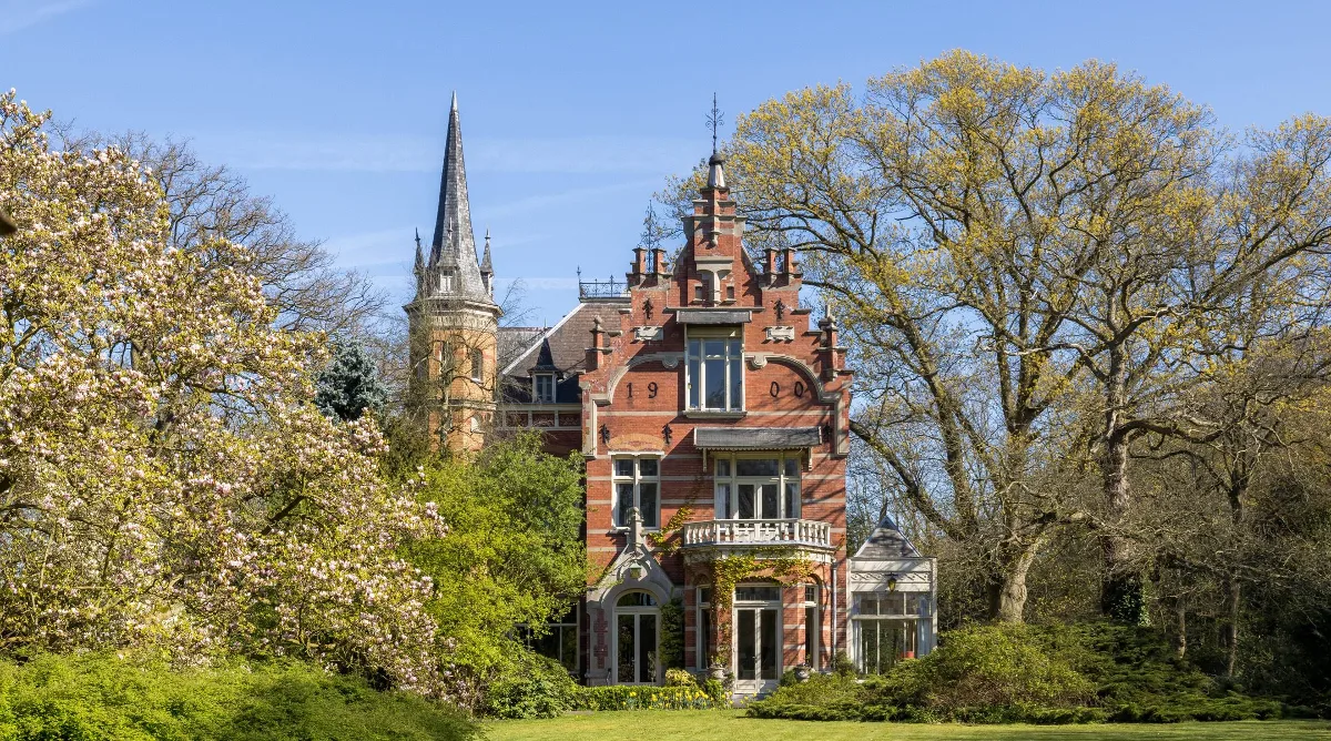 Funda sprookjeskasteel villa Leeuwenhof