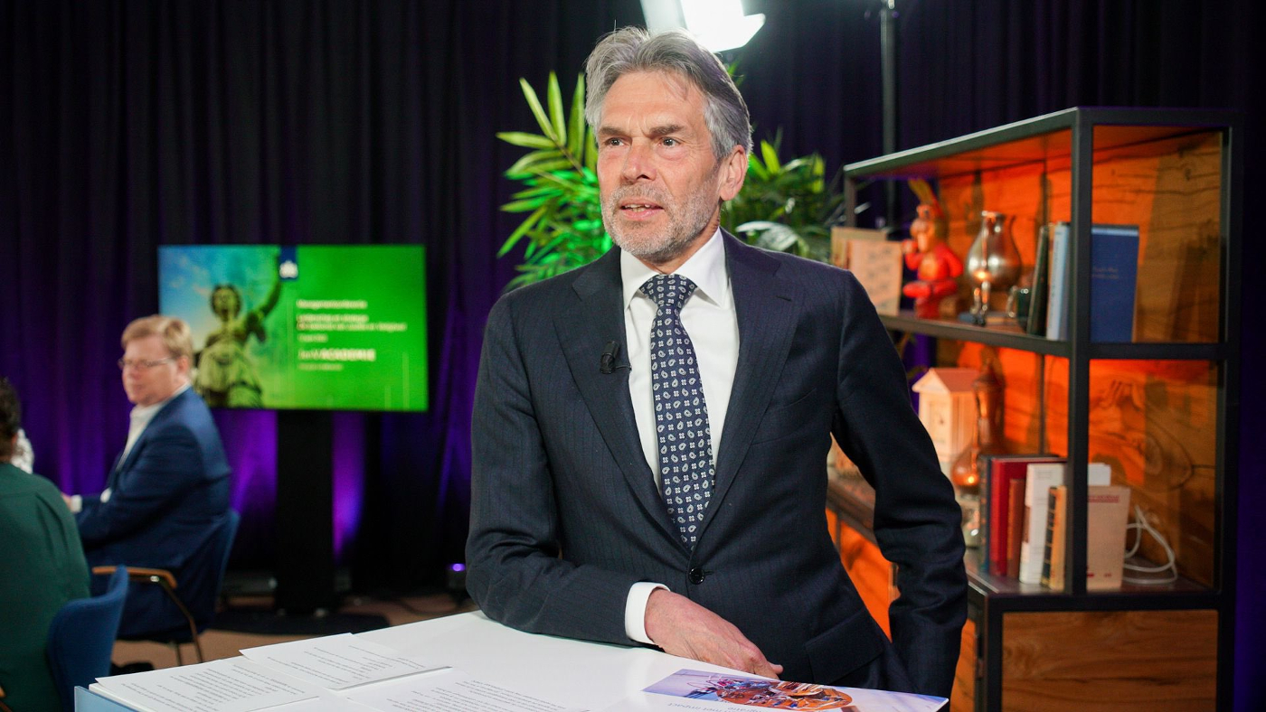 salaris Dick Schoof premier