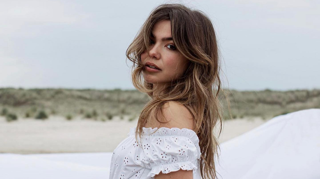 abbey-hoes-lingerie-fotos-instagram