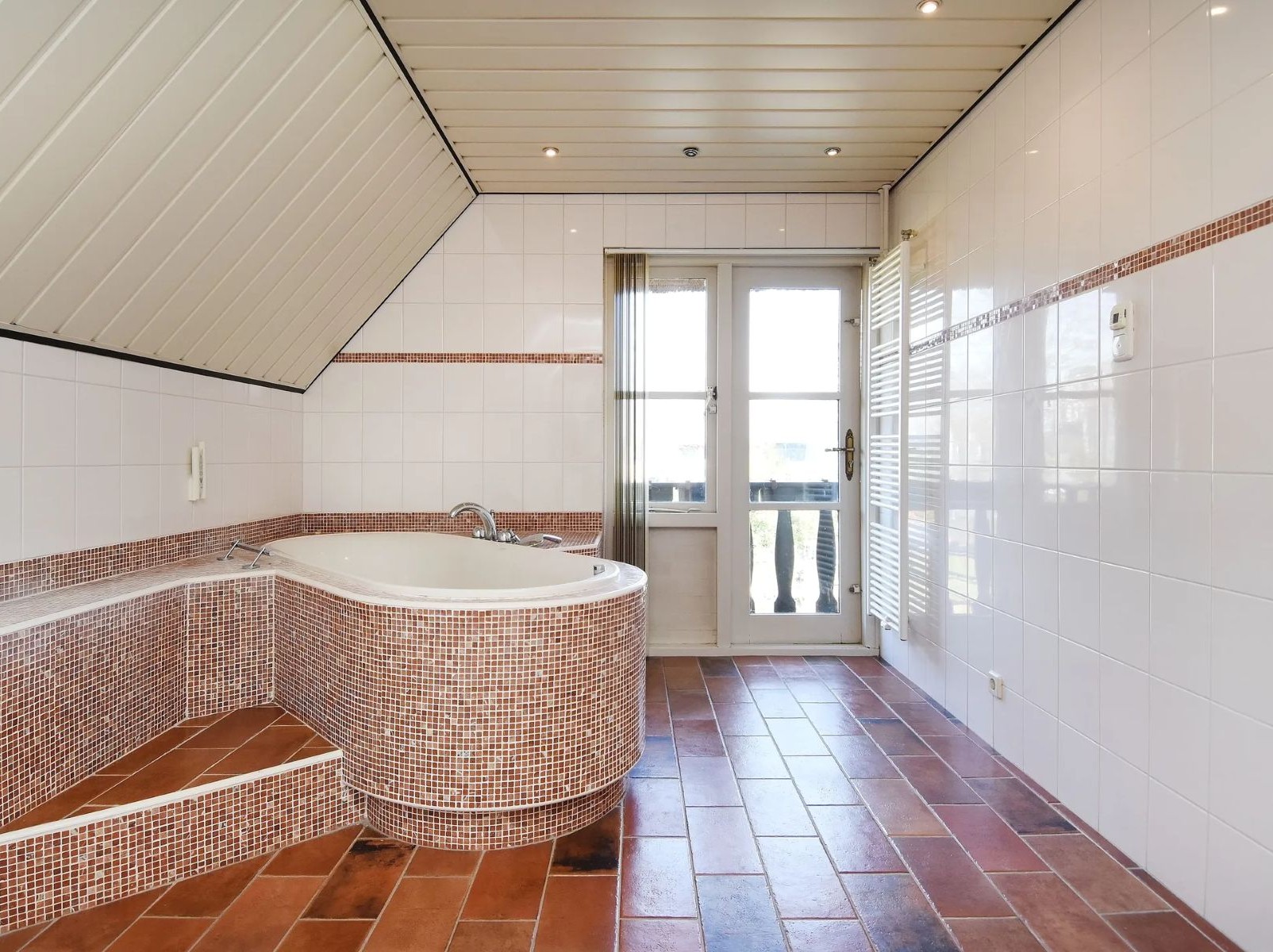 Funda villa eendenvijver badkamer