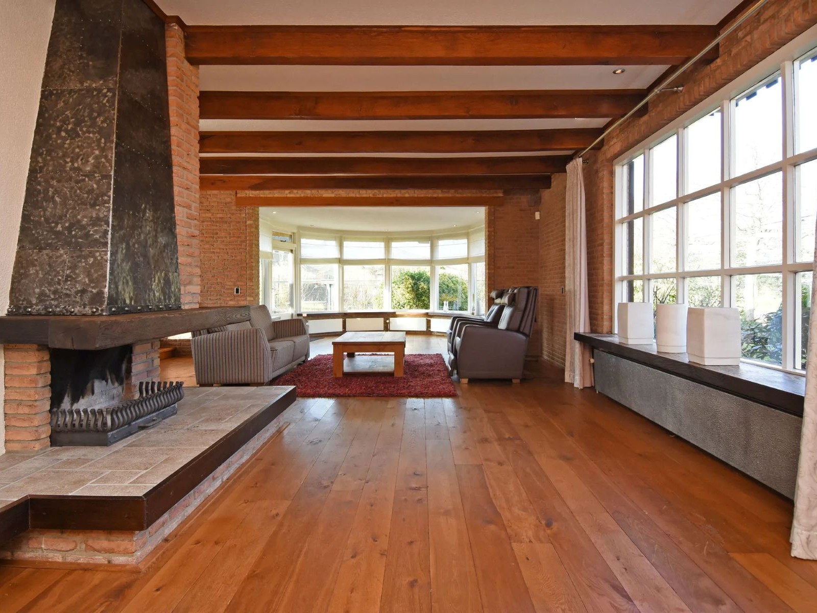 Funda villa eendenvijver woonkamer 2